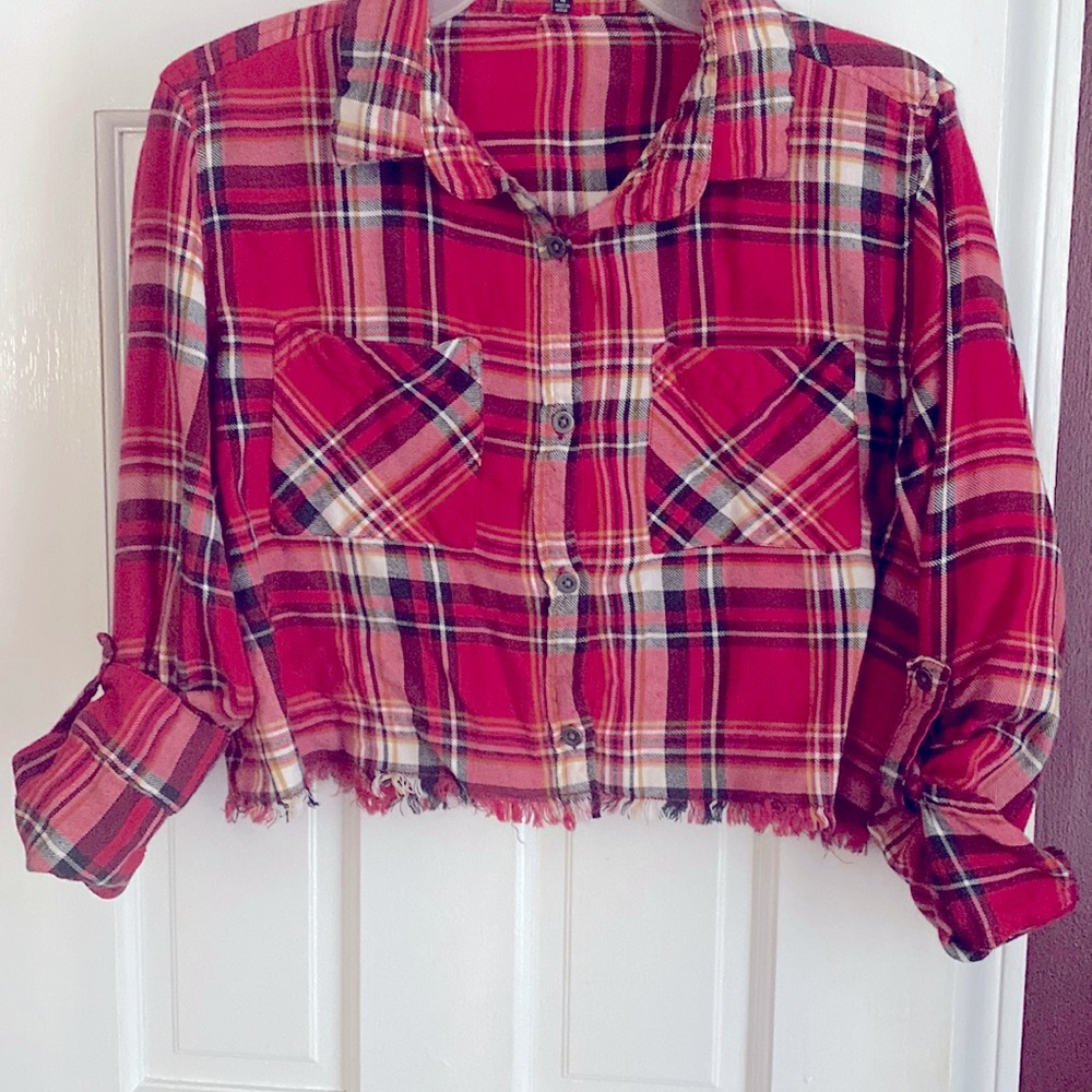 Cropped plaid shirt